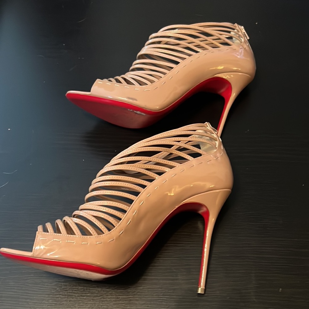 Christian Louboutin Gortika Patent Strappy Open Toe - Picture 2 of 9